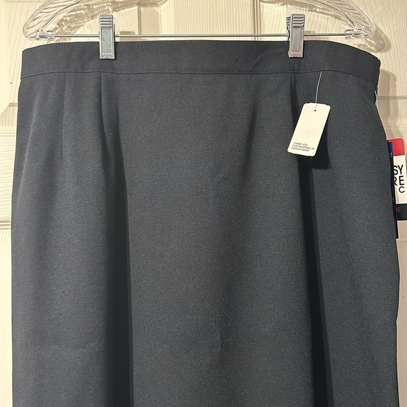 NWT Fundamental Things II Vintage Black Skirt 20W - Picture 2 of 6